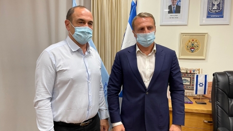 השר רזבוזוב וראש העיר ארקדי פומרנץ.jpg