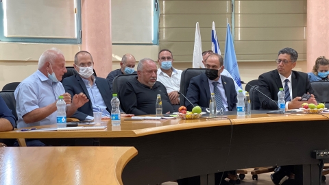 הישיבה באולם המליאה.jpg