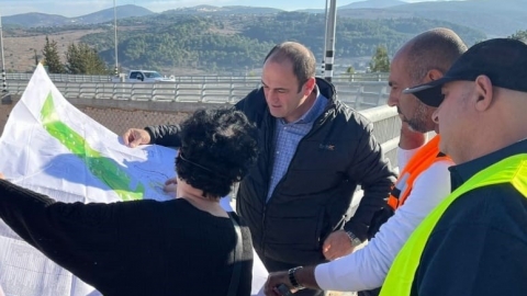 ראש העיר צוותי העירייה ואדריכלית הנוף.jpg