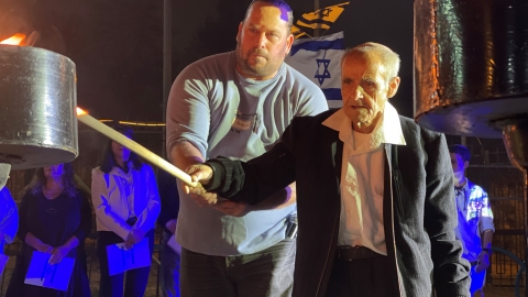 אליהו אוחיון מתנדב  יד לתושב.jpg